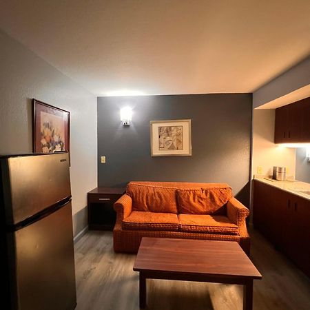 Blisspoint Inn & Suites, Northwood Luaran gambar